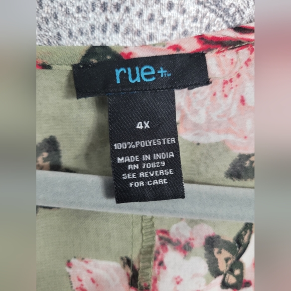 Rue Plus Size Floral Kimono Size 4x - Picture 2 of 3
